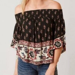 Coco+Jaimeson smocked knit off shoulder top size S